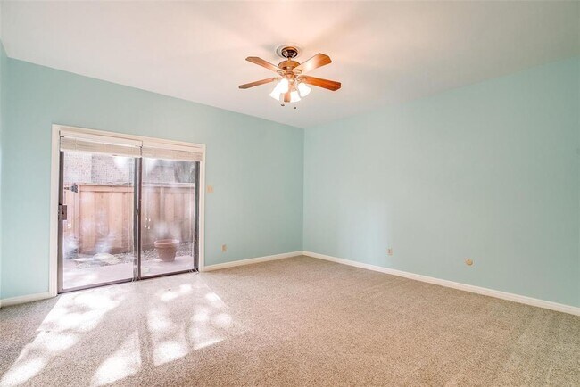 Building Photo - 3025 Hulen Ct