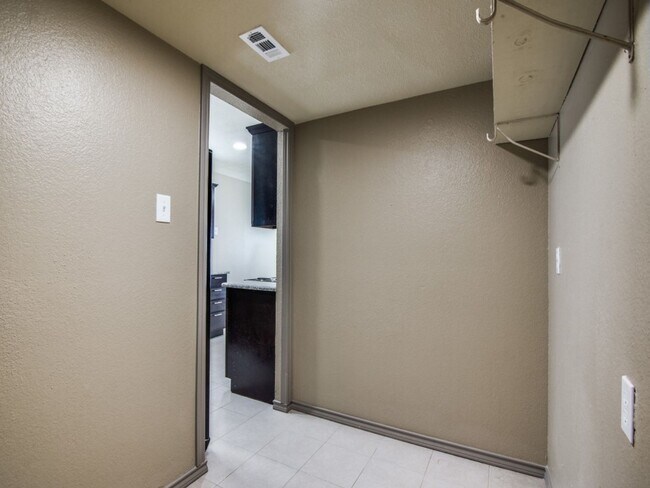 Building Photo - 7716-7718 Sable Lane