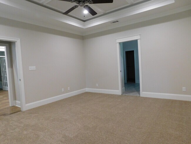 Building Photo - Grove Point Beauty