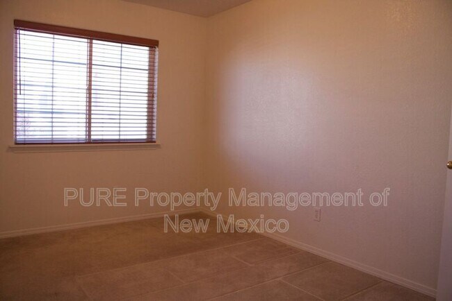 Building Photo - 3500 Victoria Way