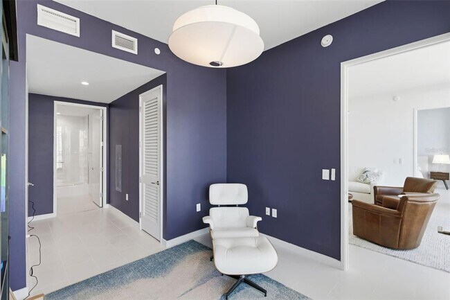 Building Photo - 400 Central Ave