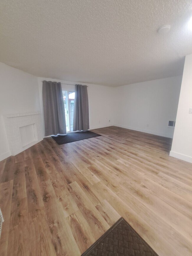 Building Photo - AR6290