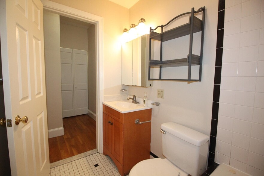 Building Photo - 11 Worcester St