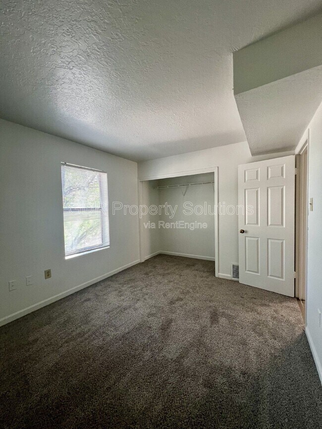 Building Photo - 420 Tennessee St NE