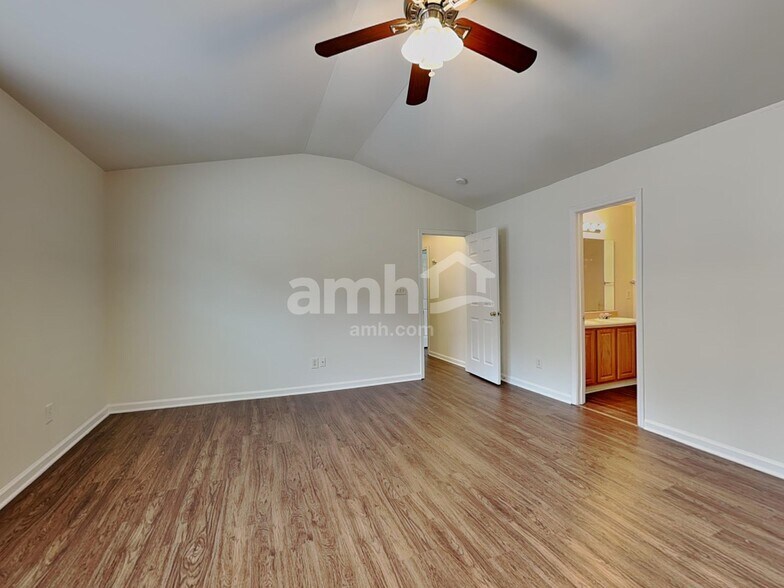 Building Photo - 3913 Tyler Bluff Ln