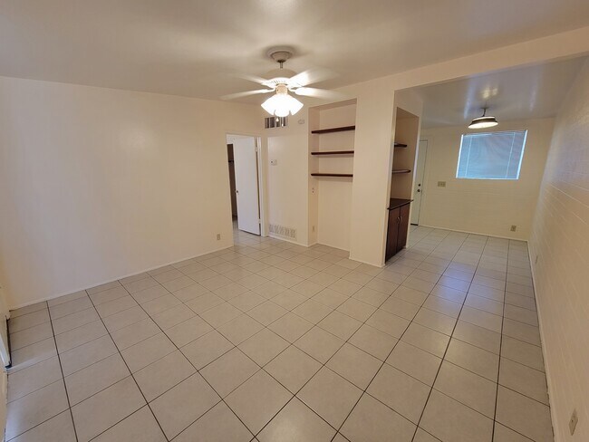 Building Photo - 3423 E Flower St