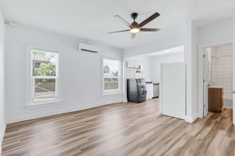 Building Photo - 1213 12th St