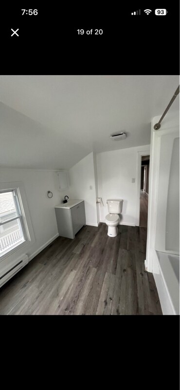 Building Photo - 324 S Main St