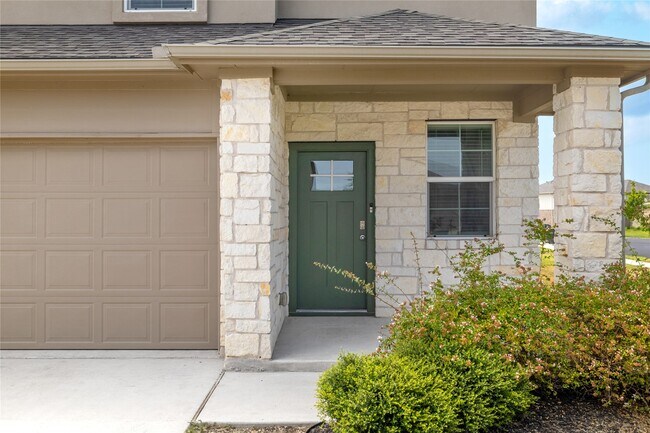 Building Photo - 445 Shiner Ln