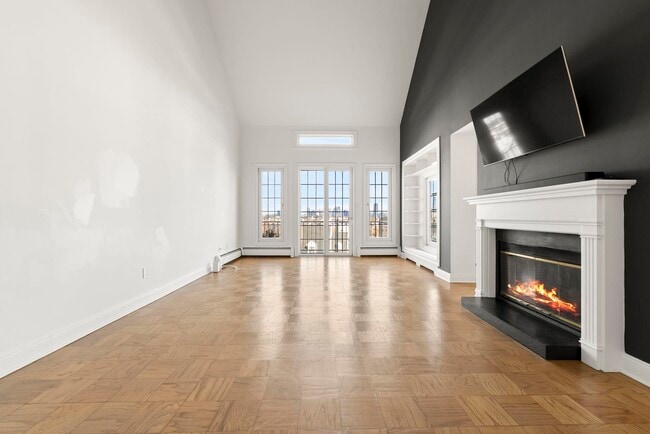 Building Photo - 200 Shearwater Ct W