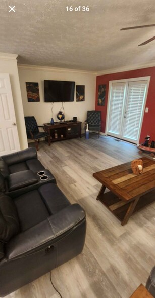 Building Photo - 2951 Lexington Trace Dr