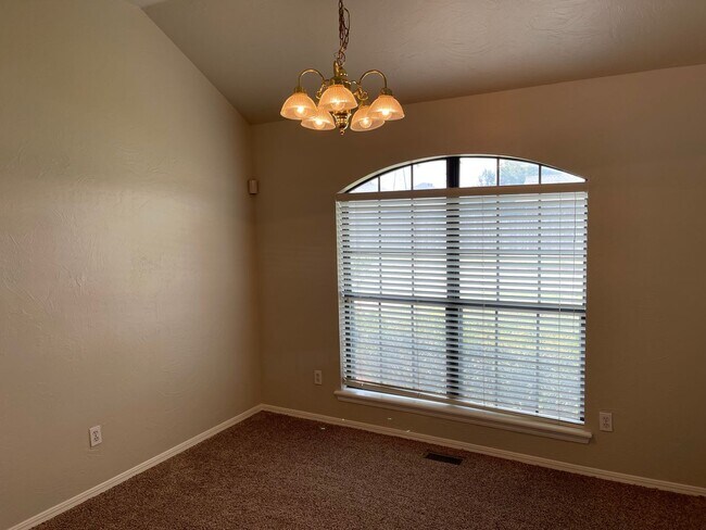 Building Photo - 10300 Cumberland Ln