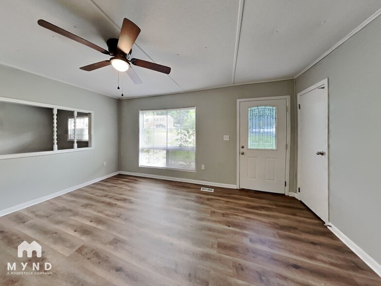 Building Photo - 2225 Lisa Ann Dr