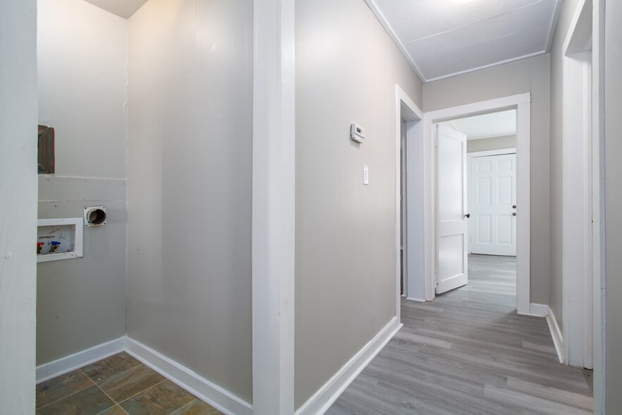 Building Photo - 503 Webster St