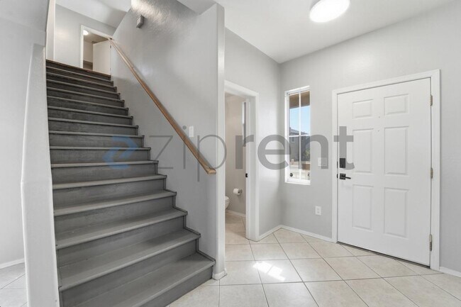 Building Photo - 3852 E Fruitvale Ave