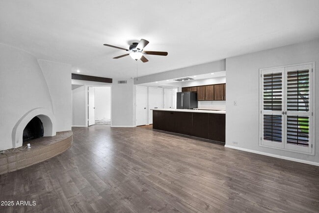 Building Photo - 4624 E Winston Dr