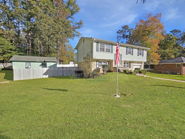 Building Photo - 1620 Cardinal Rd