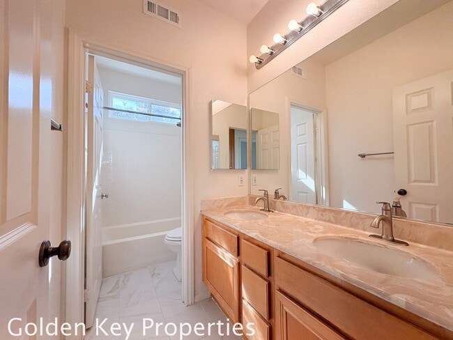 Building Photo - Welcome to this stunning home located in t...