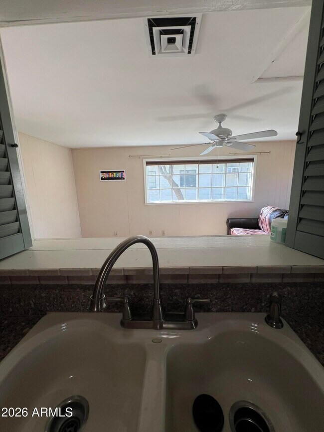 Building Photo - 4121 E Edgemont Ave