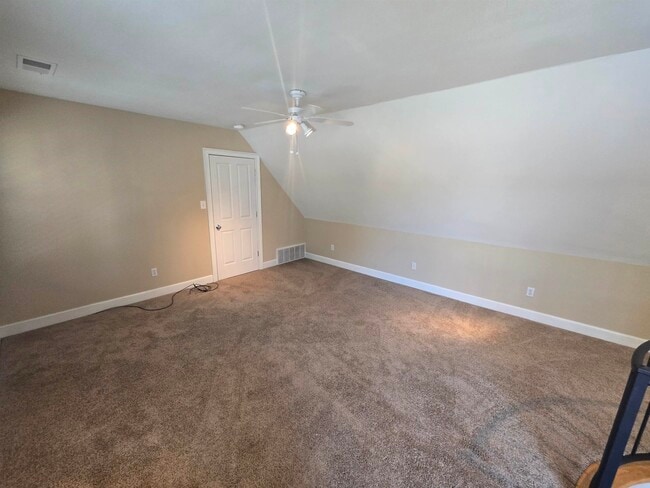 Building Photo - 113 Village Ln