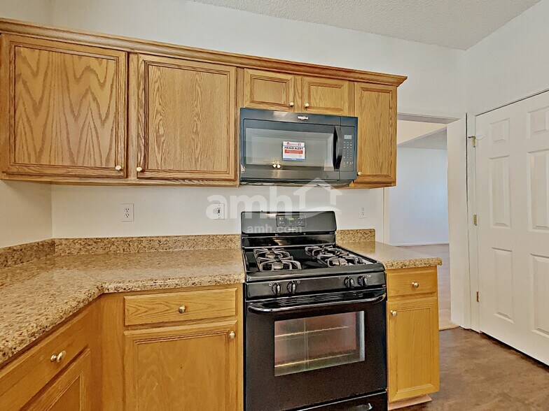 Building Photo - 2137 Tallapoosa Dr