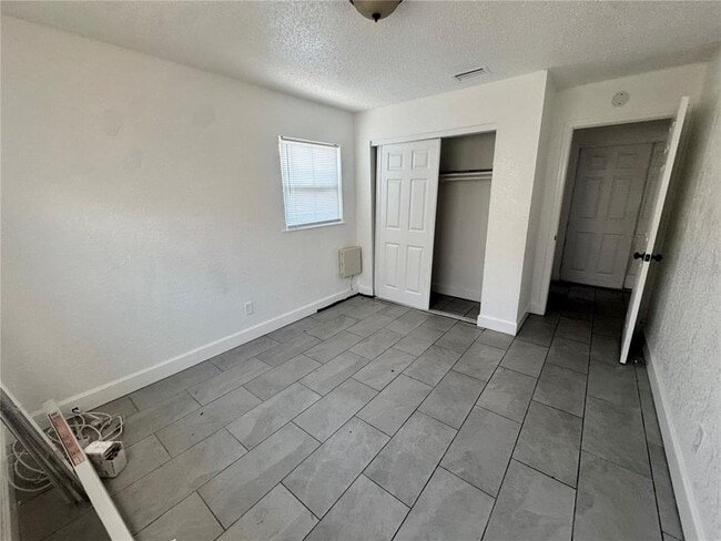 Building Photo - 6619 S Westshore Blvd