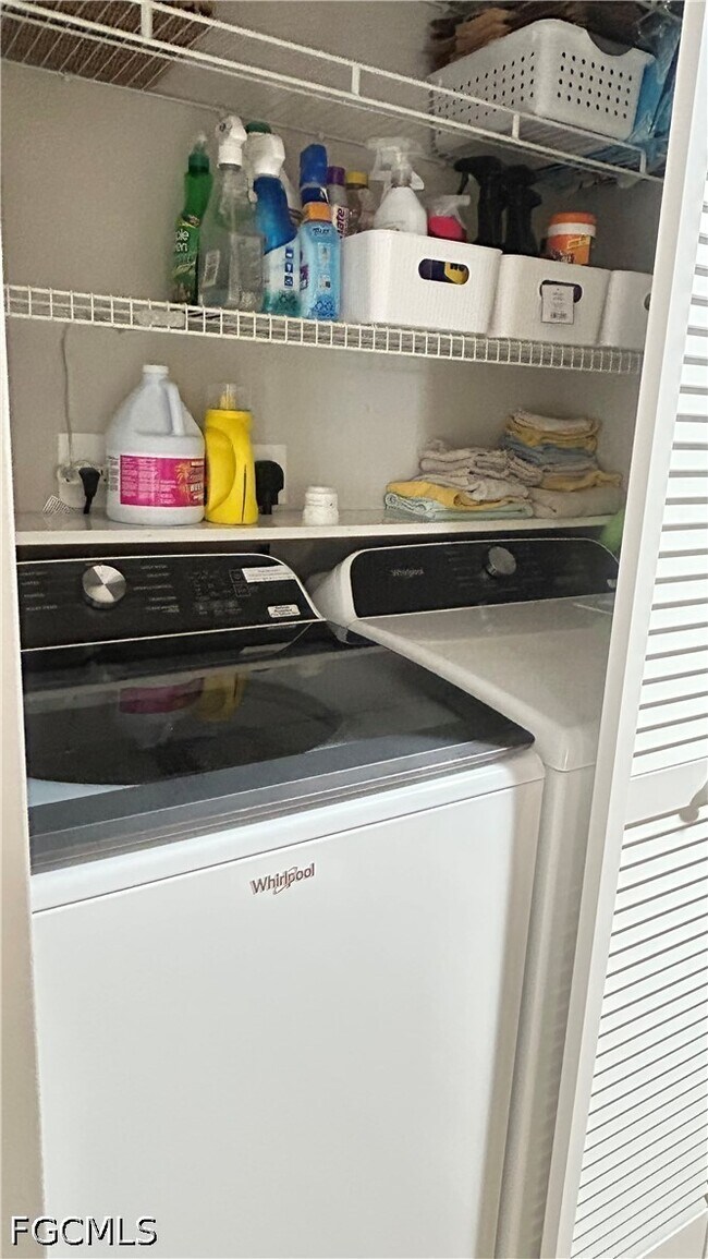 Building Photo - 15610 Crystal Lake Dr