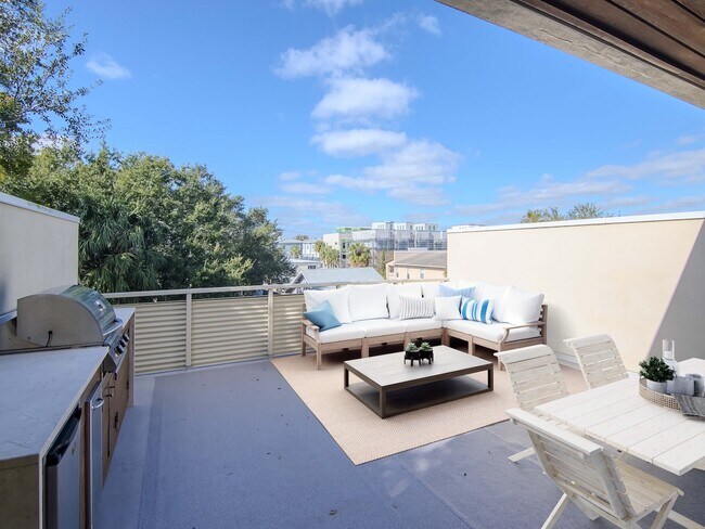 Building Photo - 213 S Moody Ave