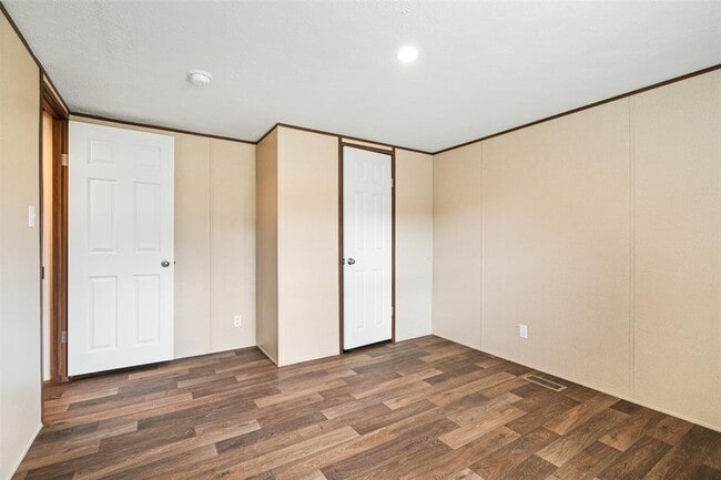 Building Photo - 265 Hershal Ln