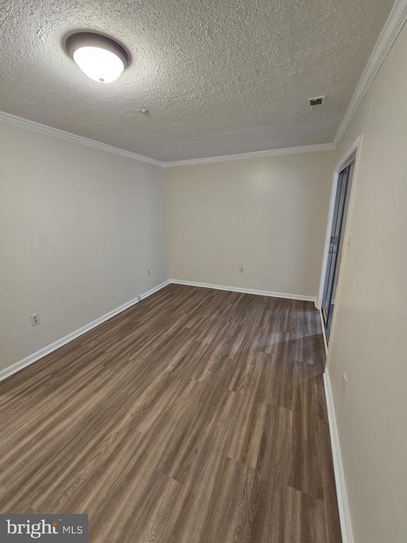 Building Photo - 6328 S Lake Ct