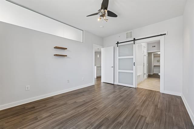 Building Photo - 4040 N Hall St