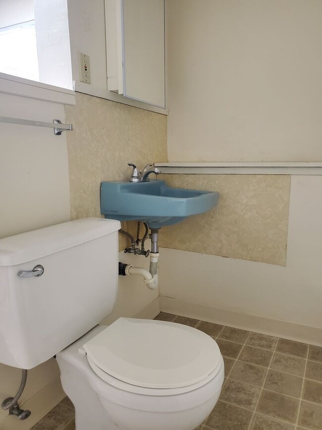 Building Photo - 3 Bedroom Home In East Bremerton