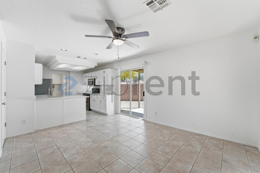 Building Photo - 17606 N 17th Pl