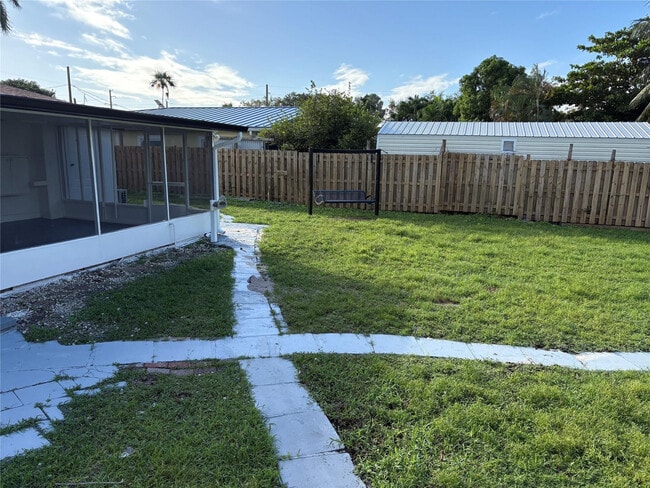 Building Photo - 4697 SW 35th Ave