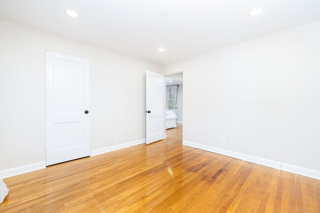 Building Photo - 43 Arnold Way