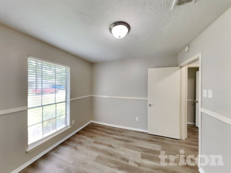 Building Photo - 21402 Golden Dove Dr