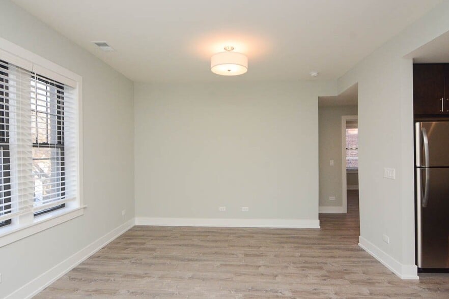 Building Photo - 818 Crain St