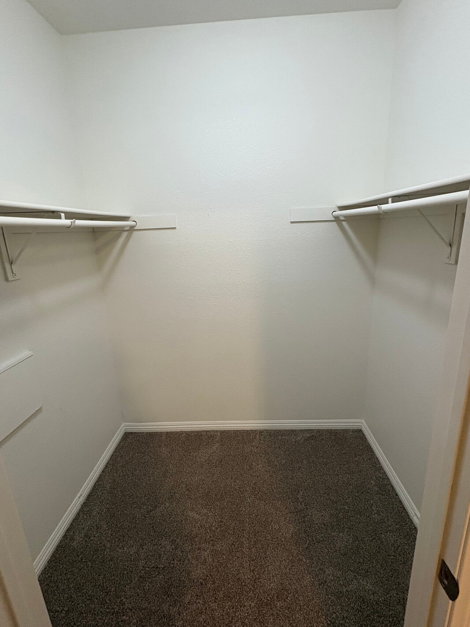 Building Photo - 24909 Madison Ave