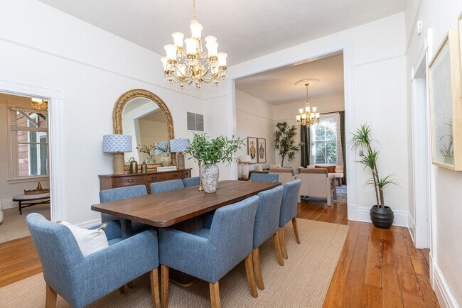 Building Photo - 703 Manzanita Ave