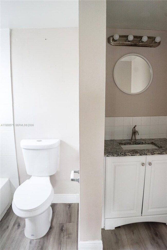 Building Photo - 4280 Woodside Dr