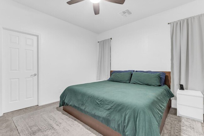 Building Photo - Stunning Single-Level Rental In The Highly Sought-After Anthem at Merrill Ranch!