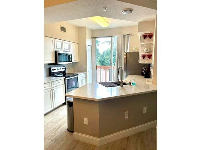 Building Photo - 2046 Alta Meadows Ln