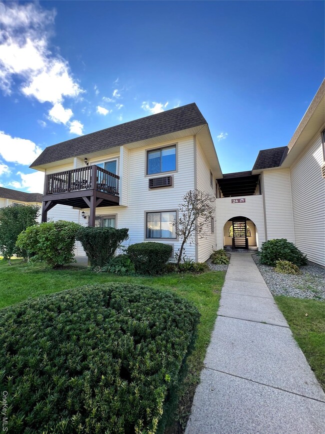 Building Photo - 24 Village Park Dr