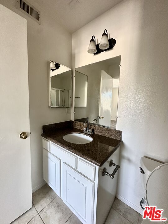 Building Photo - 10960 Bluffside Dr