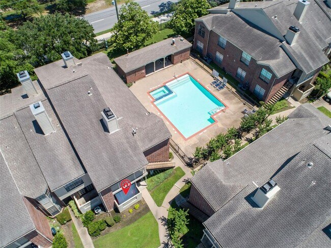 Building Photo - 2121 El Paseo St