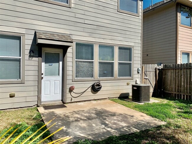 Building Photo - 12414 Jasmine Brook Ln