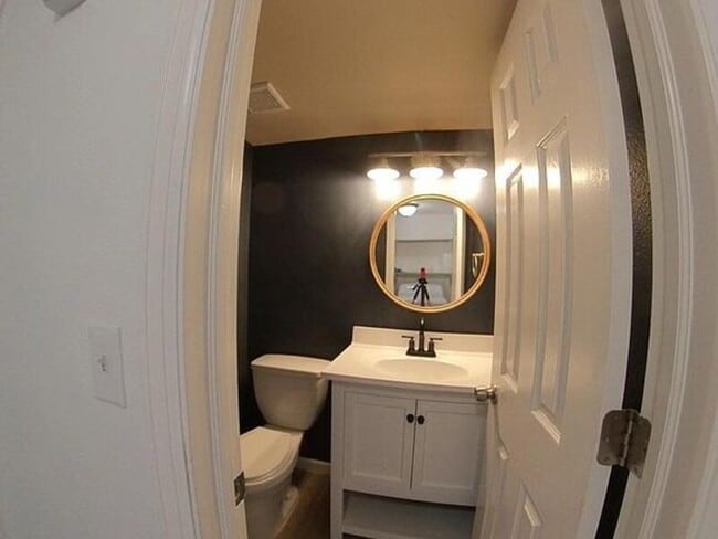 Building Photo - 13046 E Kansas Pl