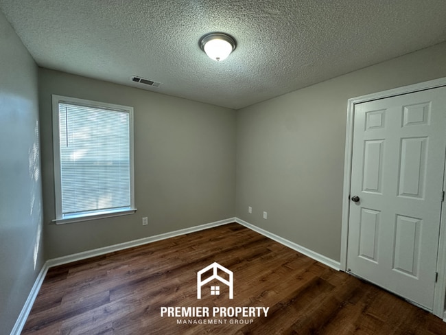 Building Photo - Newly Renovated Cordova Gem | 3BR/2.5BA with Soaking Tub & 2-Car Garage