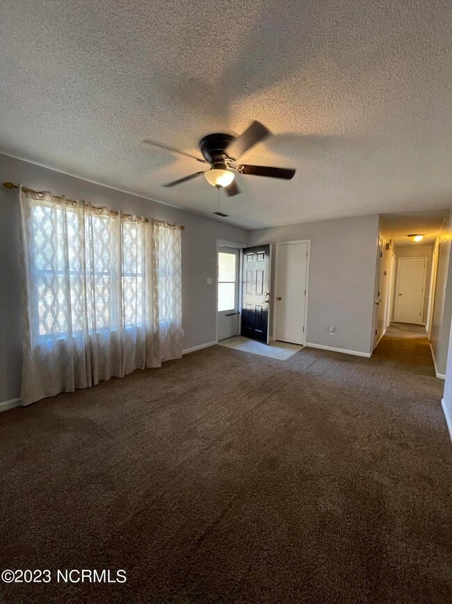 Building Photo - 1002 Stillwood Cir