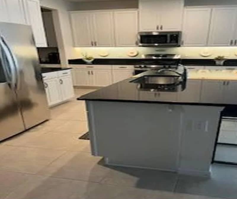 Building Photo - 10429 MacFarlane Pl